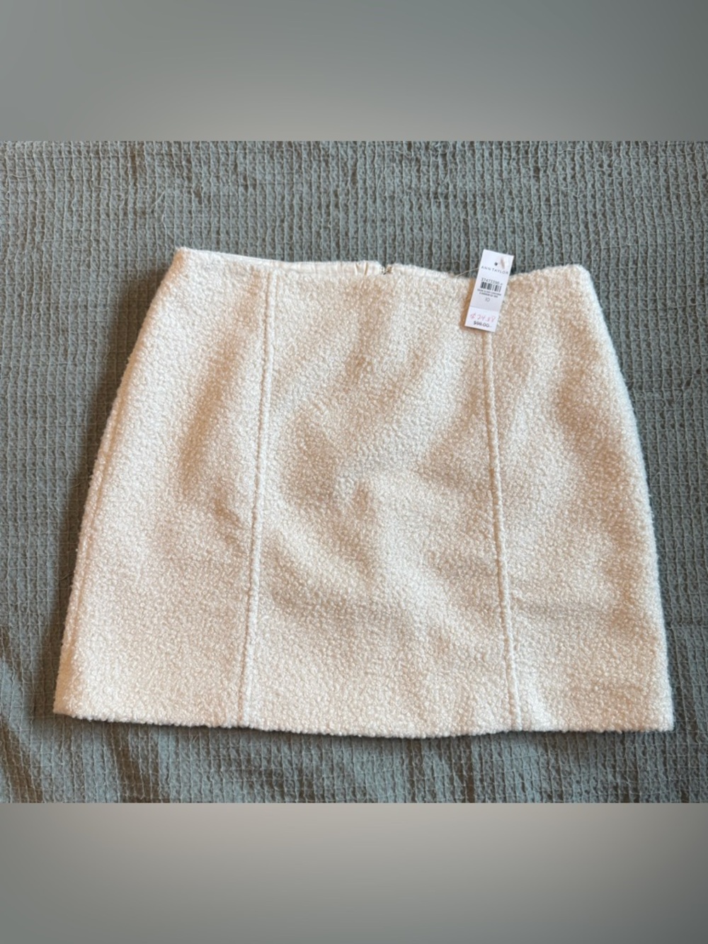 Ann Taylor Weekend Bouclé Mini Skirt Cream Textured Lined Size 10 NWT